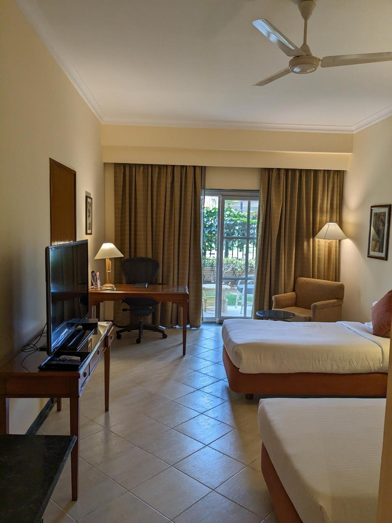 Palm Meadows Resort Bangalore Exterior foto